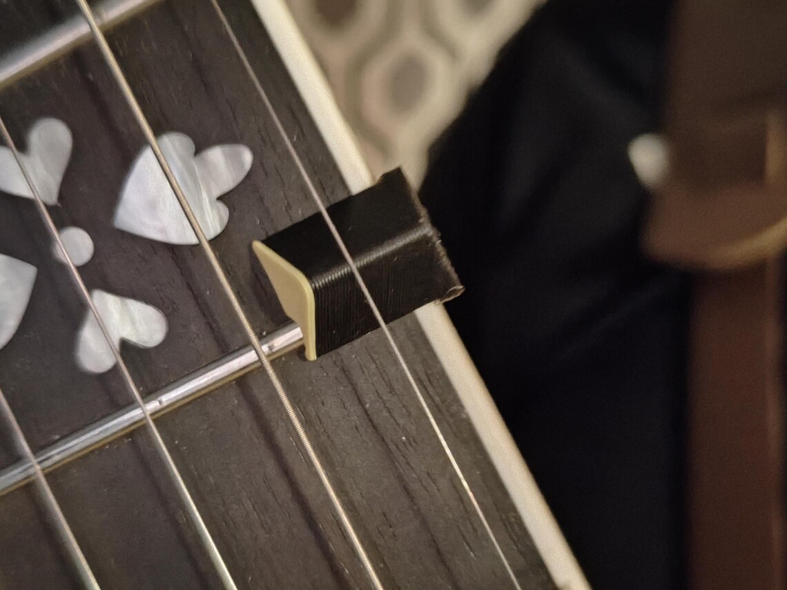Black Left-Handed Capo