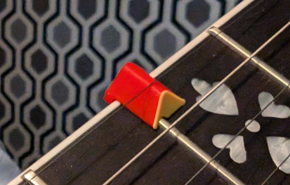 Red Right-Handed Capo